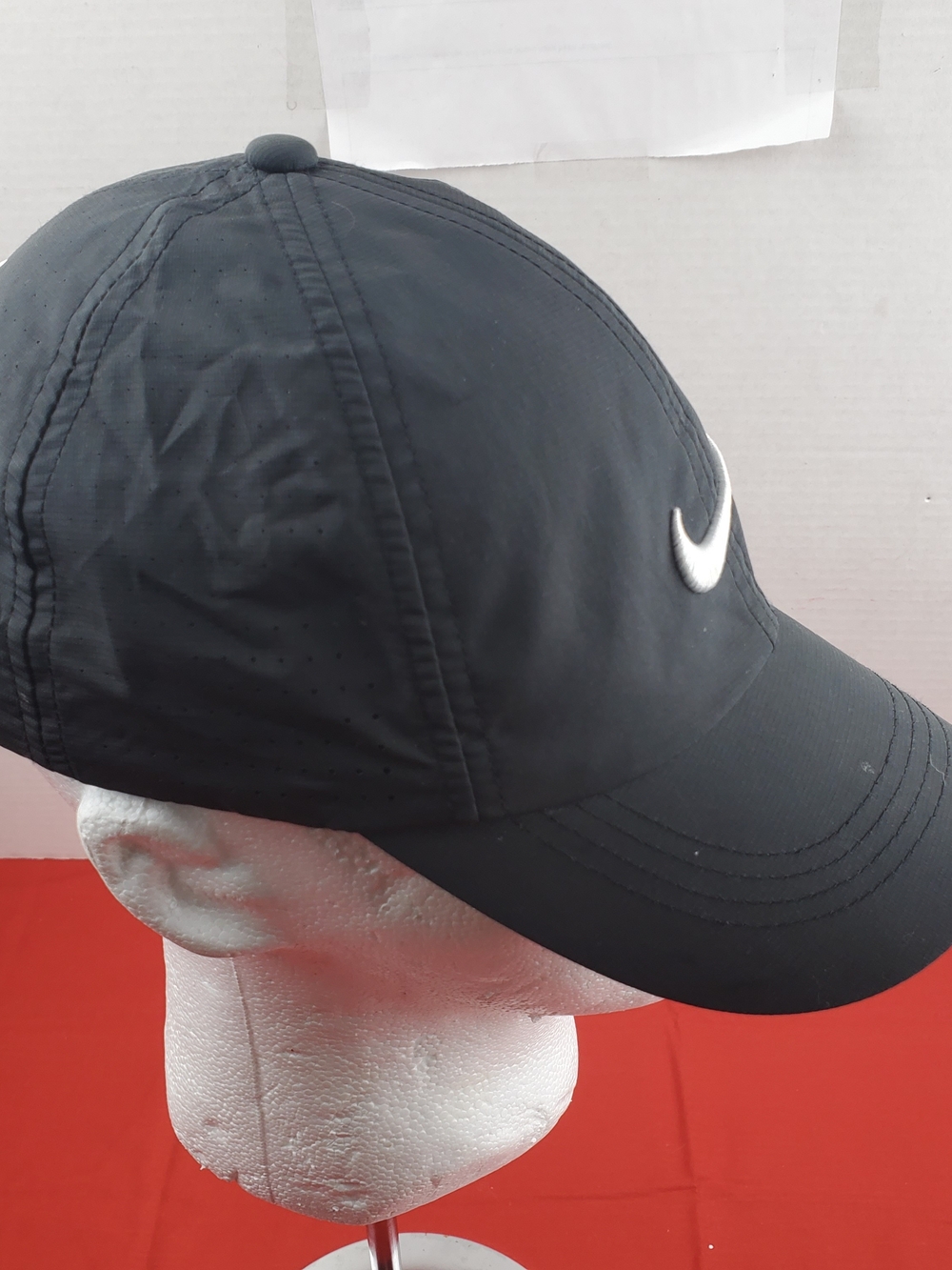 Nike Black Swoosh Performance Cap - Picture 3 of 6